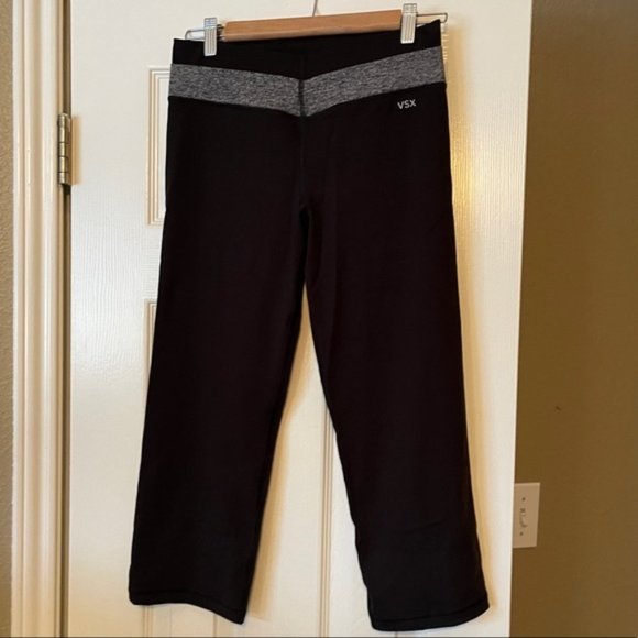 Victoria's Secret Pants - NWOT VS Sexy Sport Supermodel Capri Small